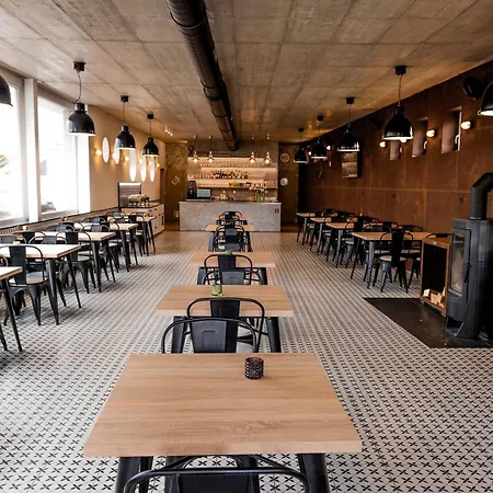 Hotell B&b, Reception 24 7, 800m Od-from R1, Free Parking 3*