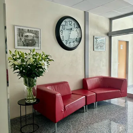B&b, Reception 24 7, 800m Od-from R1, Free Parking Hotel 3*
