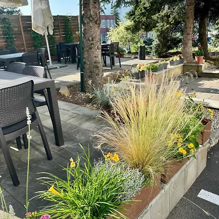 Hotell B&b, Reception 24 7, 800m Od-from R1, Free Parking