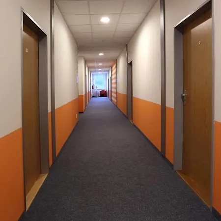 Hotell B&b, Reception 24 7, 800m Od-from R1, Free Parking 3*