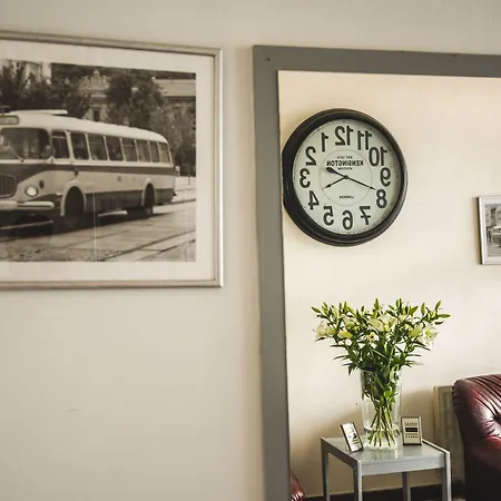 Hotell B&b, Reception 24 7, 800m Od-from R1, Free Parking