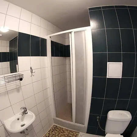 B&b, Reception 24 7, 800m Od-from R1, Free Parking Banská Bystrica