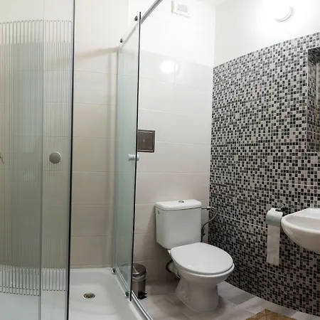 B&b, Reception 24 7, 800m Od-from R1, Free Parking Hotell