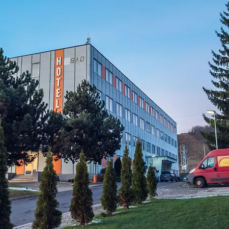 Hotel B&b, Reception 24 7, 800m Od-from R1, Free Parking Banská Bystrica