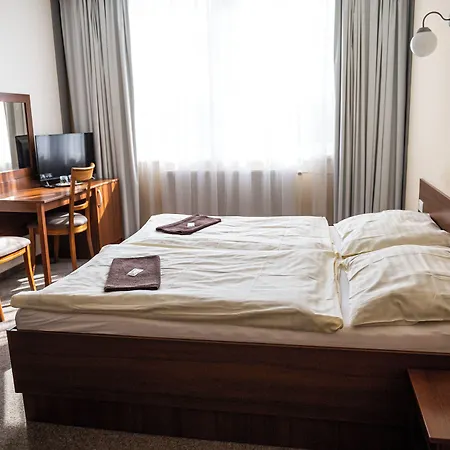 B&b, Reception 24 7, 800m Od-from R1, Free Parking 3*