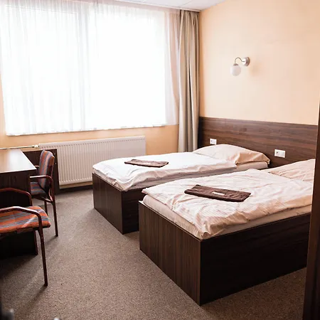 B&b, Reception 24 7, 800m Od-from R1, Free Parking