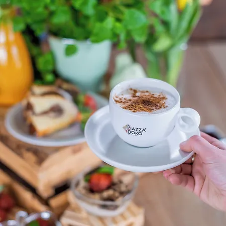 B&b, Reception 24 7, 800m Od-from R1, Free Parking Hotell 3*