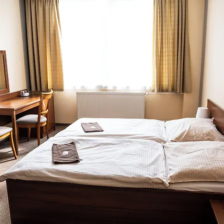 B&b, Reception 24 7, 800m Od-from R1, Free Parking 3* 班斯卡-比斯特里察