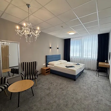 酒店 B&b, Reception 24 7, 800m Od-from R1, Free Parking