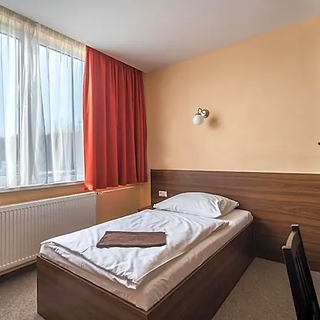B&b, Reception 24 7, 800m Od-from R1, Free Parking 3*
