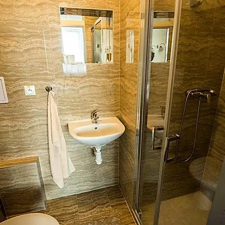 B&b, Reception 24 7, 800m Od-from R1, Free Parking Bańska Bystrzyca