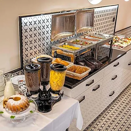 B&b, Reception 24 7, 800m Od-from R1, Free Parking 3*