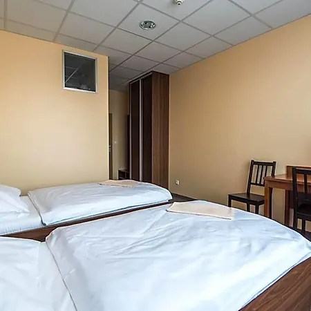 Hotel B&b, Reception 24 7, 800m Od-from R1, Free Parking Bańska Bystrzyca