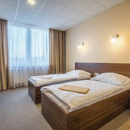 מלון B&b, Reception 24 7, 800m Od-from R1, Free Parking 3*