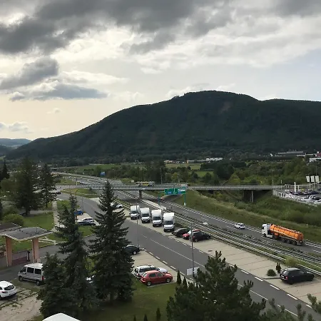 B&b, Reception 24 7, 800m Od-from R1, Free Parking Hotell 3*