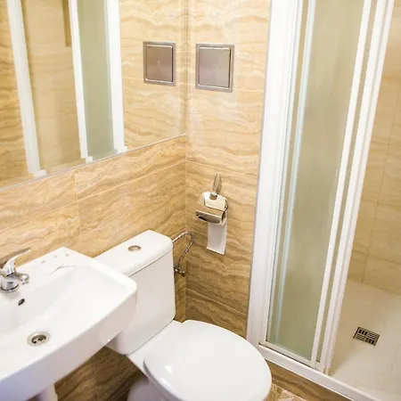 酒店 B&b, Reception 24 7, 800m Od-from R1, Free Parking 3*