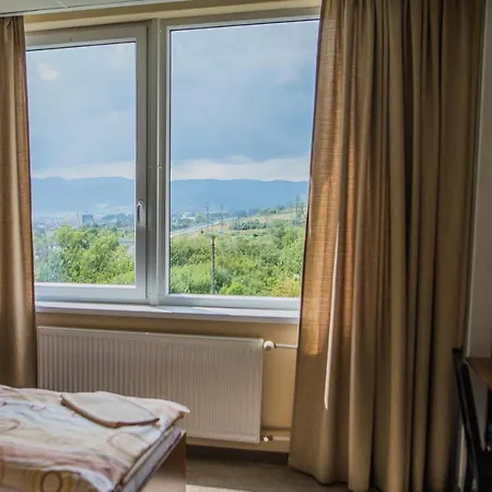 Hotel B&b, Reception 24 7, 800m Od-from R1, Free Parking Banska Bystrica