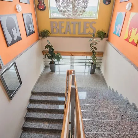 B&b, Reception 24 7, 800m Od-from R1, Free Parking Banska Bystrica
